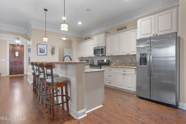 6417 Palmetto Pointe Drive, Ocean Springs, MS 39564
