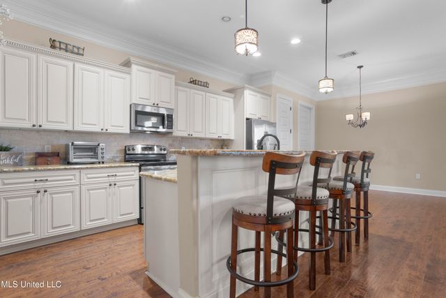 6417 Palmetto Pointe Drive, Ocean Springs, MS 39564