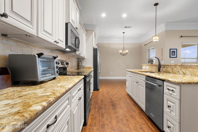 6417 Palmetto Pointe Drive, Ocean Springs, MS 39564
