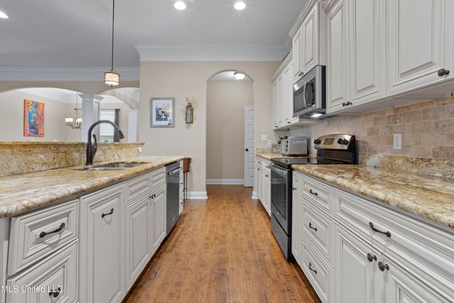 6417 Palmetto Pointe Drive, Ocean Springs, MS 39564