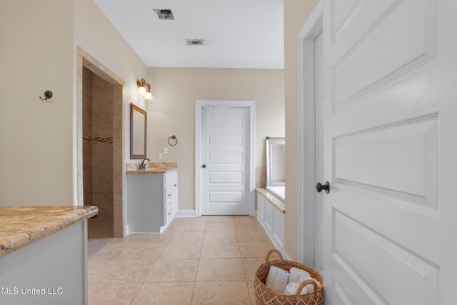 6417 Palmetto Pointe Drive, Ocean Springs, MS 39564