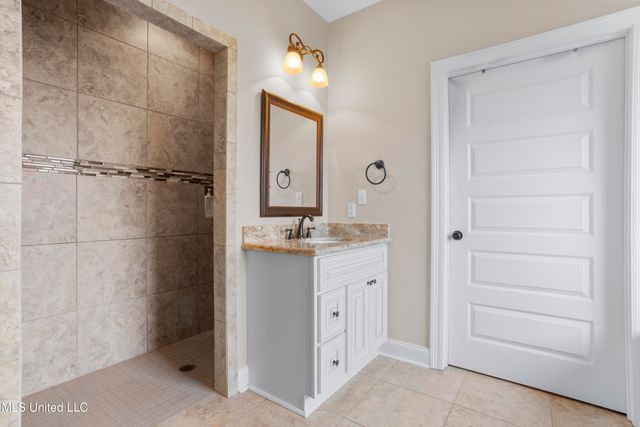 6417 Palmetto Pointe Drive, Ocean Springs, MS 39564