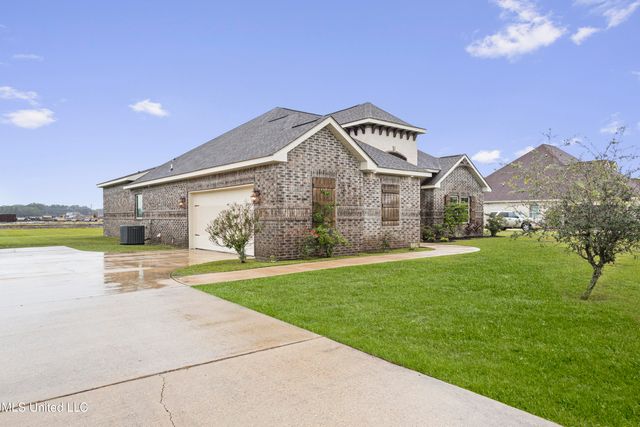 6417 Palmetto Pointe Drive, Ocean Springs, MS 39564