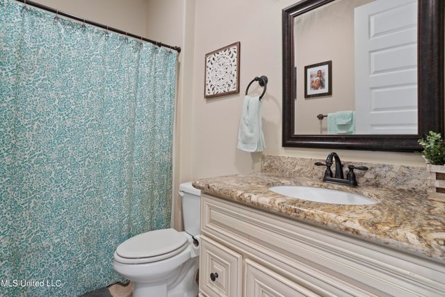 6417 Palmetto Pointe Drive, Ocean Springs, MS 39564