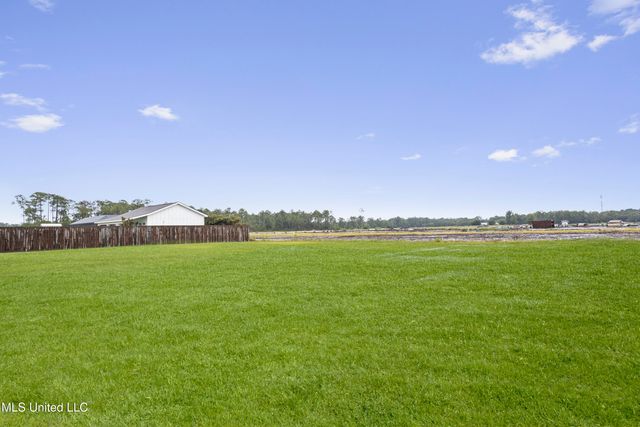 6417 Palmetto Pointe Drive, Ocean Springs, MS 39564