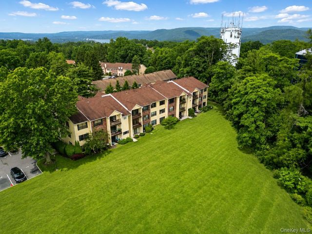 10 Edinburgh Drive 10, Peekskill, NY 10566