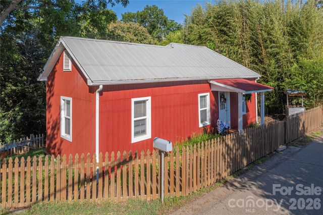 261 Star Ridge Road, Canton, NC 28716