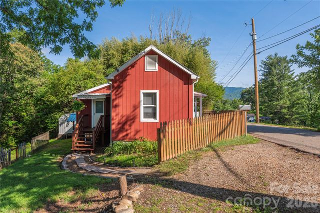261 Star Ridge Road, Canton, NC 28716