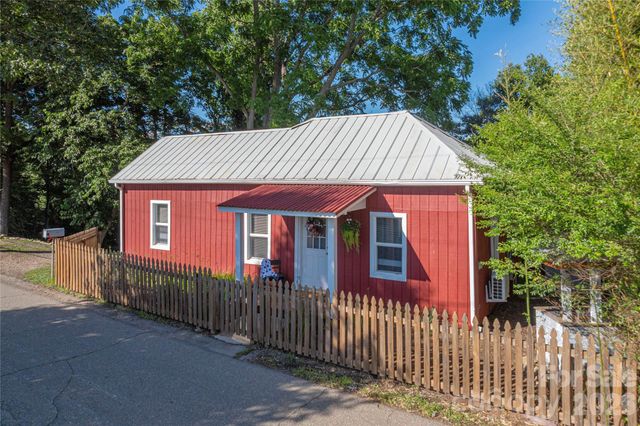 261 Star Ridge Road, Canton, NC 28716