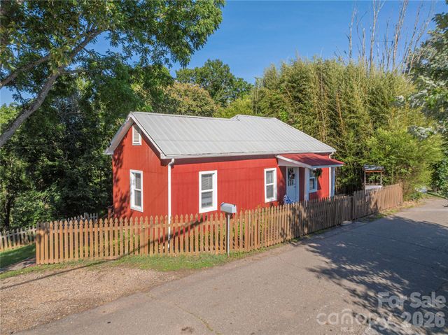261 Star Ridge Road, Canton, NC 28716