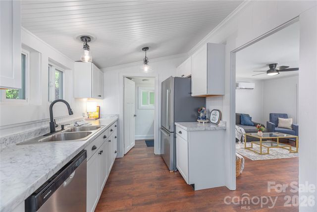 261 Star Ridge Road, Canton, NC 28716