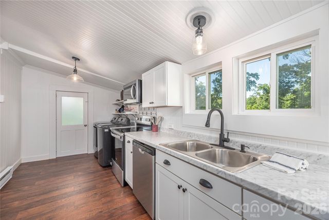 261 Star Ridge Road, Canton, NC 28716