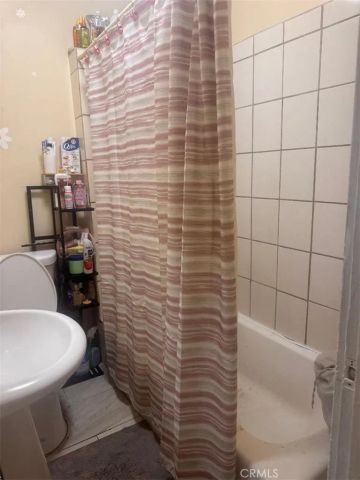 920 E 48th Street, Los Angeles, CA 90011