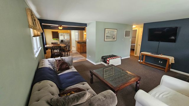 8957 S Main Street, Hometown, IL 60456