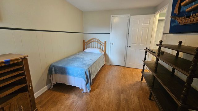 8957 S Main Street, Hometown, IL 60456