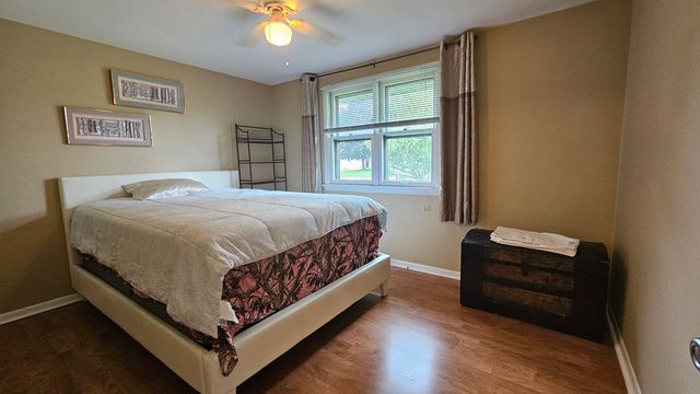 8957 S Main Street, Hometown, IL 60456