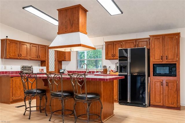 9134 Richmond RD W, Toano, VA 23168