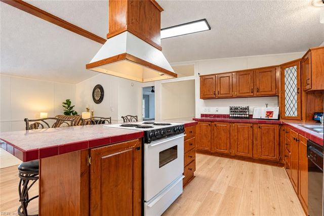 9134 Richmond RD W, Toano, VA 23168