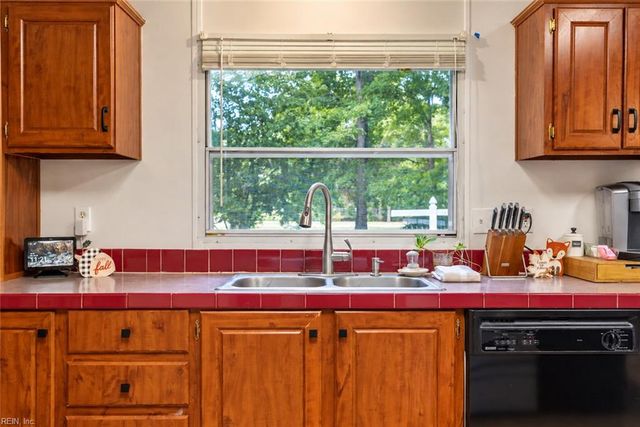 9134 Richmond RD W, Toano, VA 23168