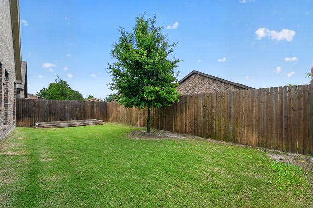 126 Redding Lane, Red Oak, TX 75154