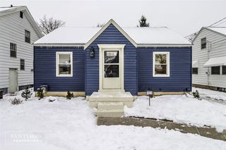 1015 Burton Street, Grand Rapids, MI 49507