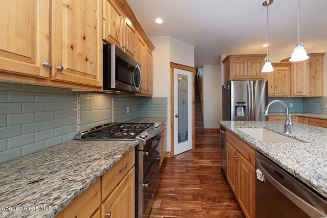 7463 W Lancaster Rd, Rathdrum, ID 83858