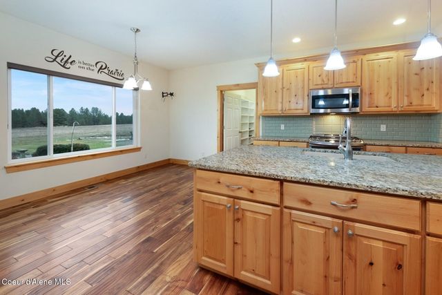 7463 W Lancaster Rd, Rathdrum, ID 83858