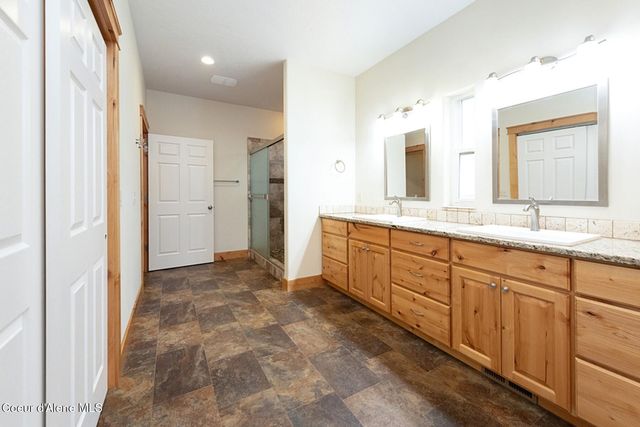 7463 W Lancaster Rd, Rathdrum, ID 83858