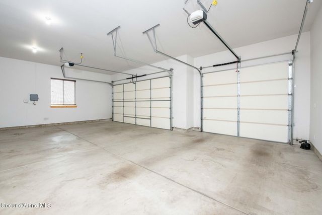 7463 W Lancaster Rd, Rathdrum, ID 83858