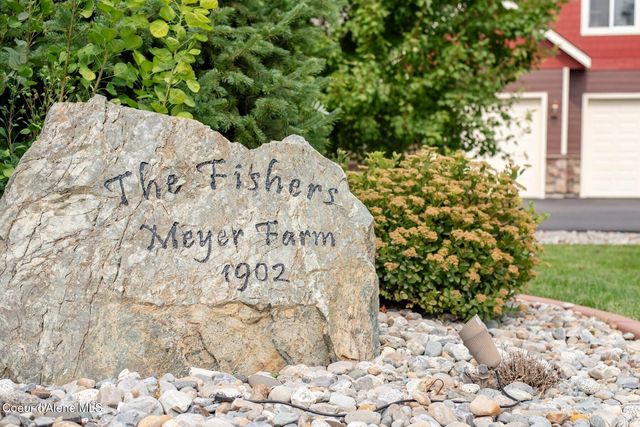 7463 W Lancaster Rd, Rathdrum, ID 83858