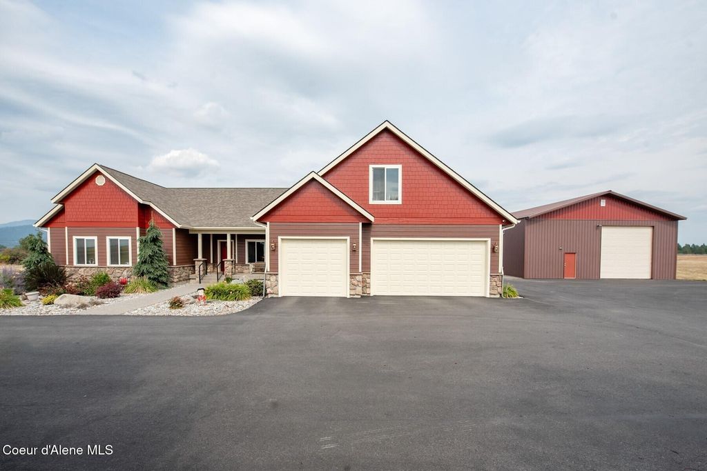 7463 W Lancaster Rd, Rathdrum, ID 83858