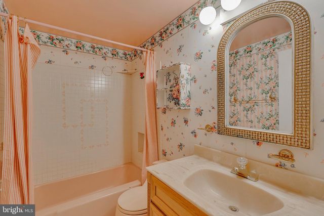 104 WOODLAND DR, Lansdale, PA 19446