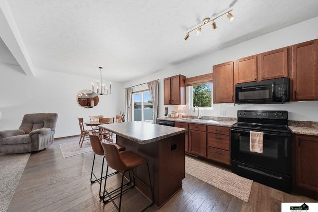 6811 N 10Th Street, Lincoln, NE 68521