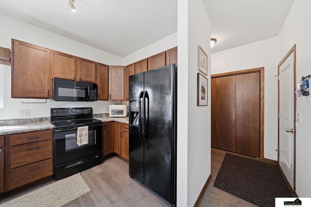 6811 N 10Th Street, Lincoln, NE 68521