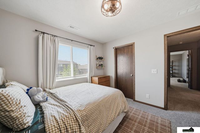 6811 N 10Th Street, Lincoln, NE 68521