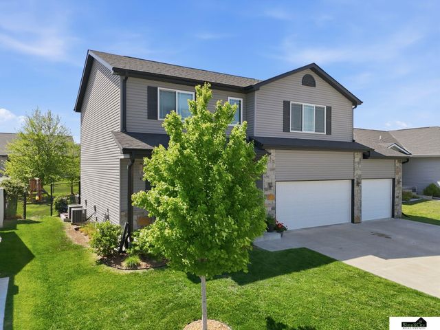 6811 N 10Th Street, Lincoln, NE 68521