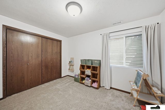 6811 N 10Th Street, Lincoln, NE 68521