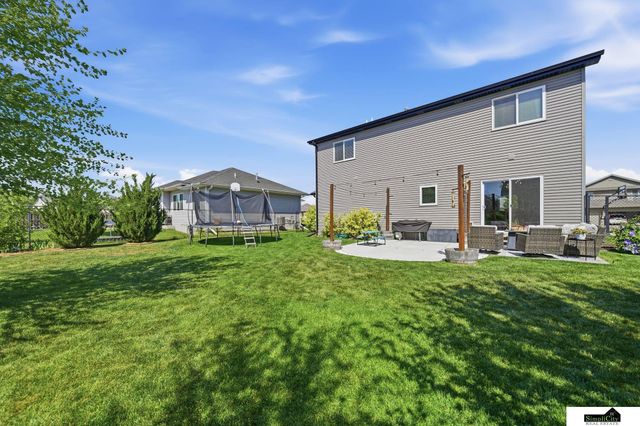 6811 N 10Th Street, Lincoln, NE 68521