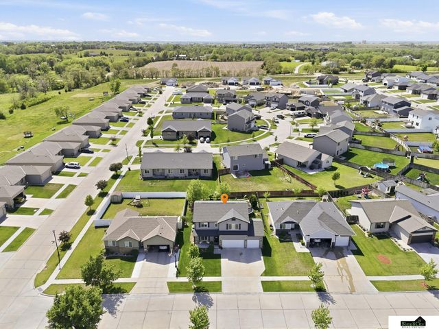 6811 N 10Th Street, Lincoln, NE 68521