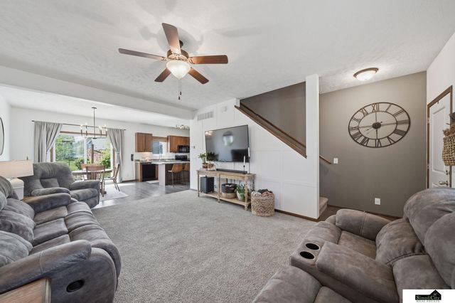 6811 N 10Th Street, Lincoln, NE 68521
