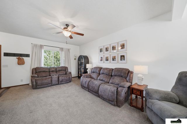 6811 N 10Th Street, Lincoln, NE 68521