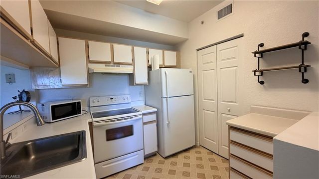 6490 Aragon WAY 205, Fort Myers, FL 33966