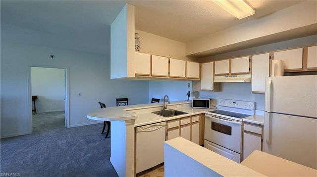6490 Aragon WAY 205, Fort Myers, FL 33966