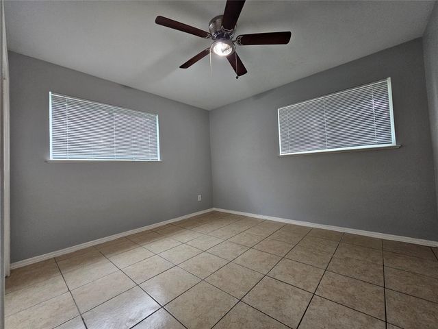 1304 GLENDA DR A, Round Rock, TX 78681