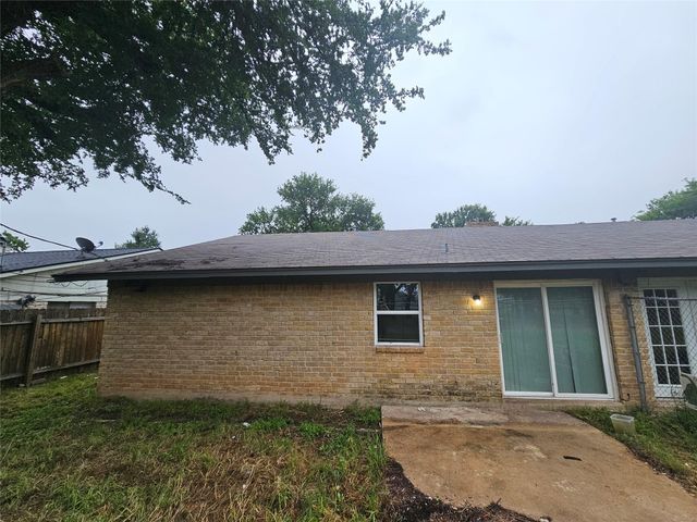 1304 GLENDA DR A, Round Rock, TX 78681