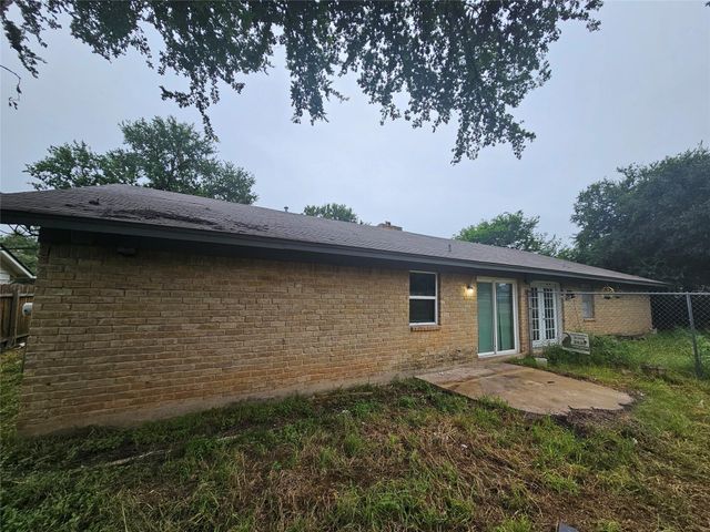 1304 GLENDA DR A, Round Rock, TX 78681