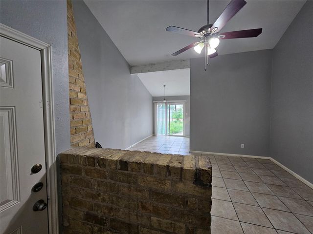 1304 GLENDA DR A, Round Rock, TX 78681