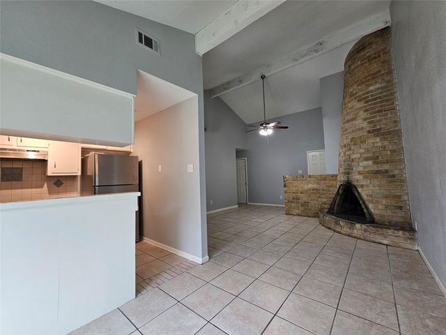 1304 GLENDA DR A, Round Rock, TX 78681