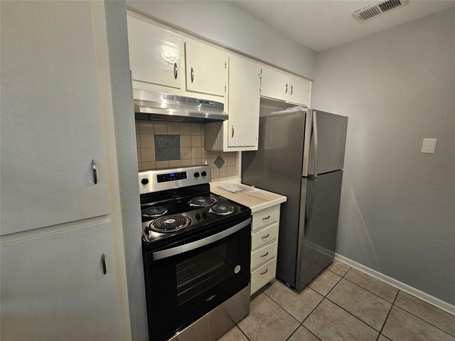 1304 GLENDA DR A, Round Rock, TX 78681