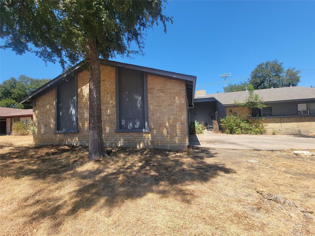 1304 GLENDA DR A, Round Rock, TX 78681